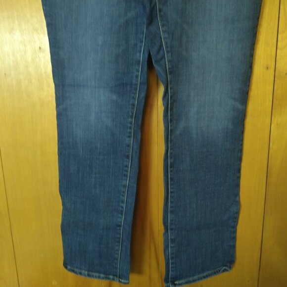 LEVI'S WOMEN'S SIZE 32 CLASSIC STRAIGHT BLUE JEANS DENIM - Picture 3 of 5